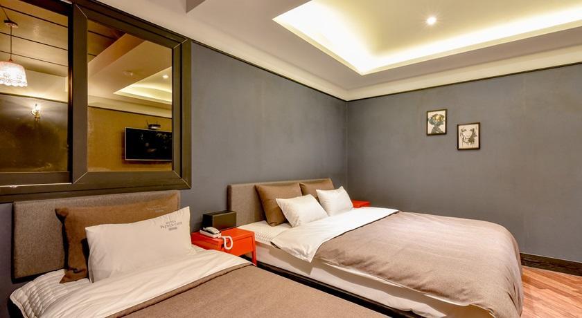 French Code Hotel Changwon Exterior foto