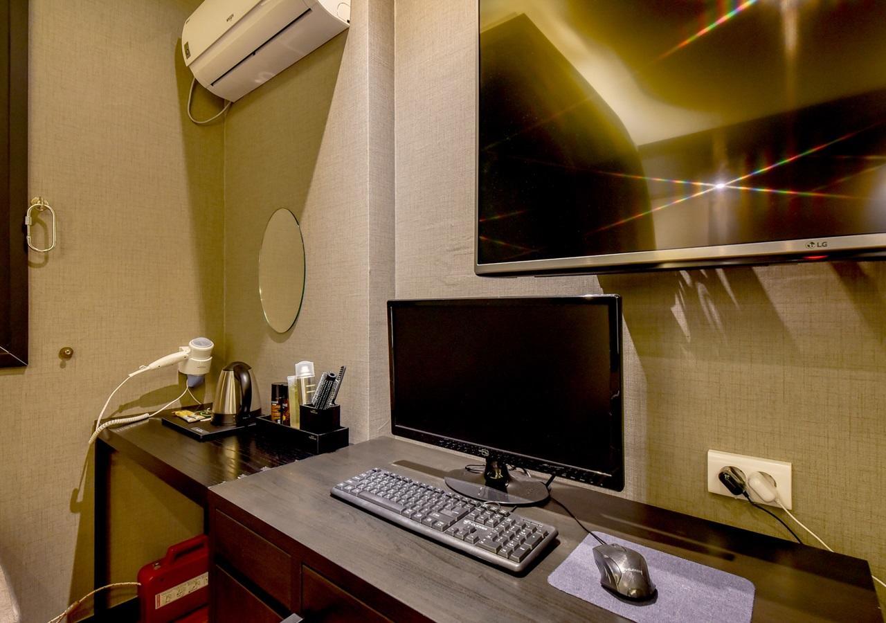 French Code Hotel Changwon Exterior foto